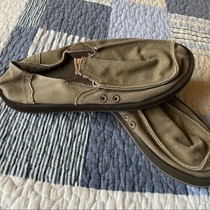 Size 8 Sanuk shoes for woman